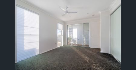 Prestige Coastal Luxury -Pool, Solar, Designer Finishes & Steps from Kelly's Beach - Photo 4