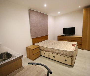 Studio to rent - Photo 2