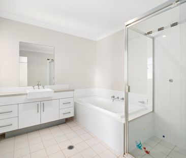 Modern Family Home in a Prestigious Location - Photo 5