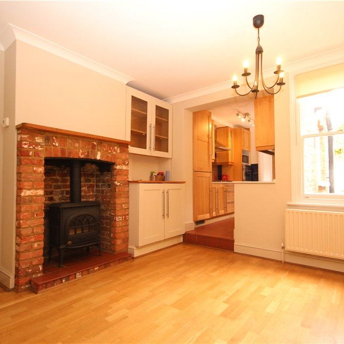 Oxford Terrace, Guildford, Surrey, GU1 3RJ - Photo 1