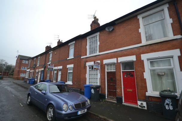 3 bed Mid Terraced House for Rent - Photo 1