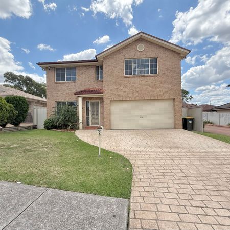 Four Bedroom Family Home in Great Location!! - Photo 4