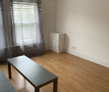 1 Bed Flat, Talgarth Road, W14 - Photo 2