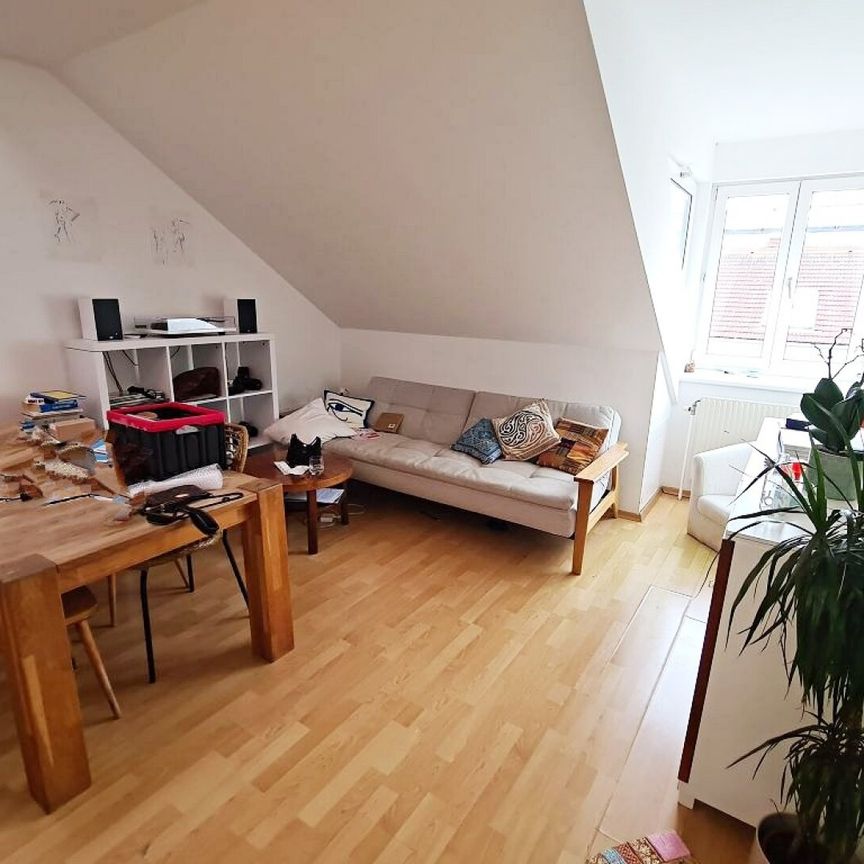 NASCHMARKT-NÄHE, FERNBLICK, 55 m2 Dachgeschoss mit Terrasse, Wohnküche, 1 Zimmer, Galerie, Wannenbad, Parketten, Eggerthgasse - Photo 1