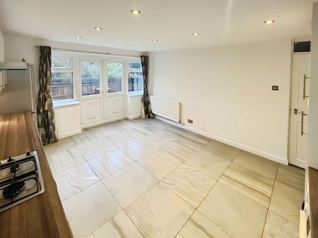 2 bedroom end of terrace house to rent - Photo 3