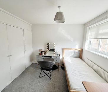 3 bedroom semi-detached house to rent - Photo 4