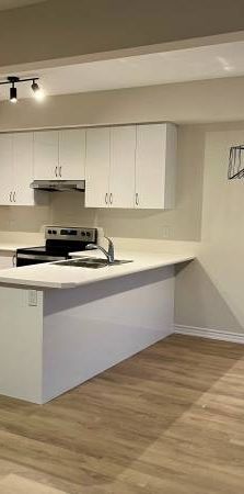 Brand new 3 bedroom end unit townhouse for rent Brantford - Photo 1