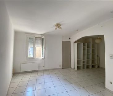 1 pièce - 30,6 m² - 2ème étage - Colocation non autorisée - Photo 3
