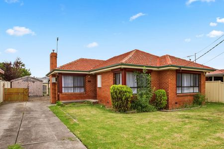 12 Langham Street, Avondale Heights VIC 3034 - Photo 5