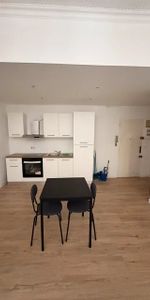 Location Appartement 2 pièces 38m² MARSEILLE 6ème - Photo 3