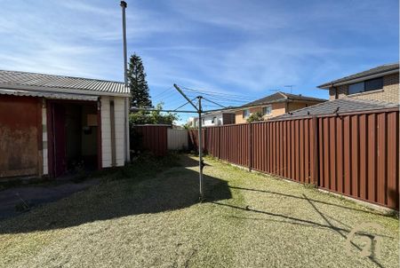 Updated 4 Bedroom Family Home&comma; in a Prime Location&excl; - Photo 3