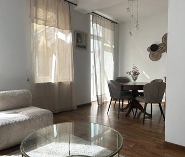 Location Appartement 3 pièces 78m² MARSEILLE 6ème - Photo 3