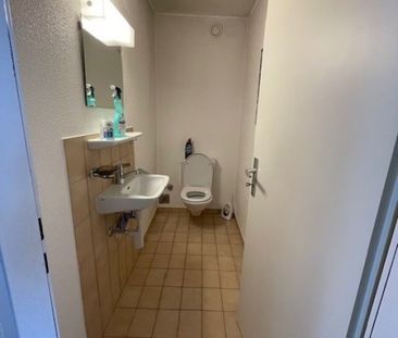 Appartement rafraîchi de 3 pièces au 9? étage, avec balcon et vue d... - Photo 5