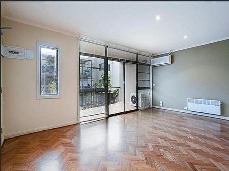 SUPER SPACIOUS, SUPER CONVENIENT! - Photo 3