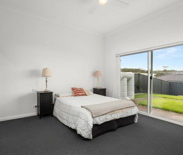 A LIFESTYLE OF COMFORT AND COASTAL CHARM - Photo 5