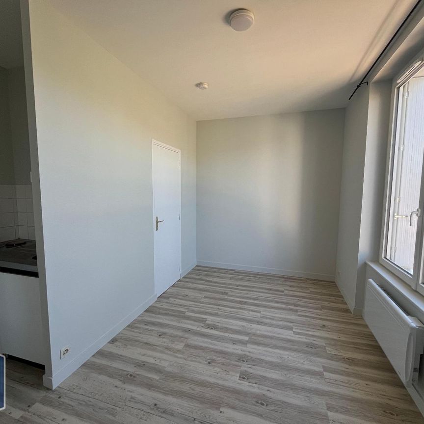 Location Appartement 1 pièce 16m² POITIERS 86000 - Photo 1