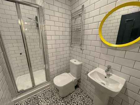 Pownall Square, L3 - Photo 2