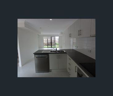 2/12 Gumtree Crescent, Upper Coomera, Qld 4209 - Photo 6