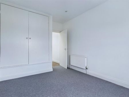 3 bedroom apartment to rent - Photo 3