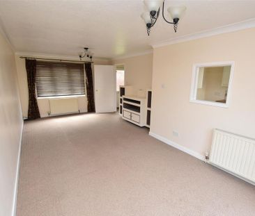 3 bedroom end of terrace house to rent - Photo 4