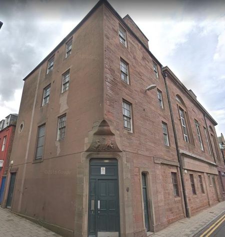3 bedroom flat to rent - Photo 3