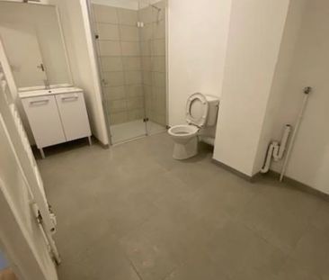 Location Appartement 2 pièces 45m² DEVILLE LES ROUEN 76250 - Photo 2