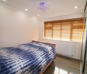 4 bedroom semi-detached house to rent - Photo 6