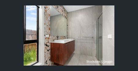 A cut above the rest! - Photo 3