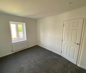 2 bedroom semi-detached house to rent - Photo 6