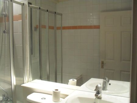 4 bedroom apartment to rent - Photo 3