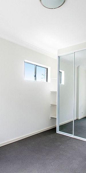 2 Bedroom Apartment in Handy Location!! - Photo 1