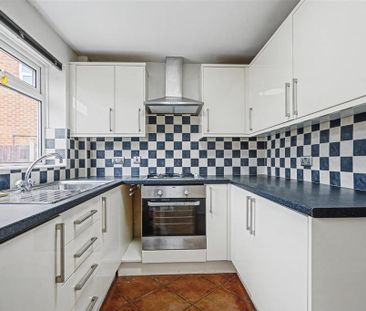 3 bedroom detached house to rent - Photo 5