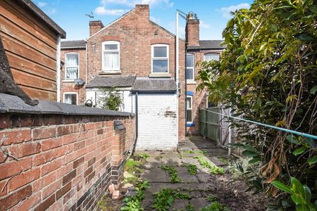 2 bedroom house to rent King Alfred Street, Derby, Derbyshire, DE22 - Photo 2