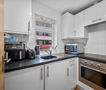 Coombe Lane, SW20, London - Photo 4