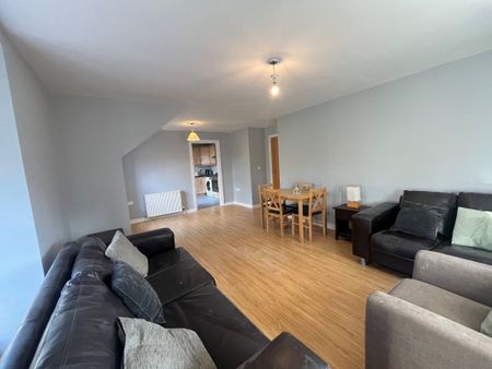 Apt 6 Redwood Dale, Belfast BT17 9RL - Photo 2