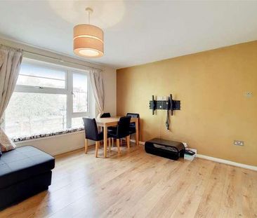Holly Lodge, Winchmore Hill, London, N21 - Photo 2