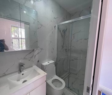 Large Furnished House with Ensuite Bedrooms – Redfern - Photo 6