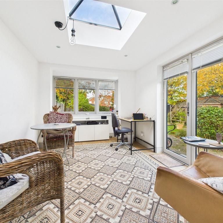 3 bedroom semi-detached house to rent - Photo 1