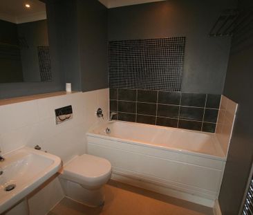 2 bedroom apartment to rent - Photo 6