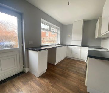 2 bedroom end of terrace house to rent - Photo 6