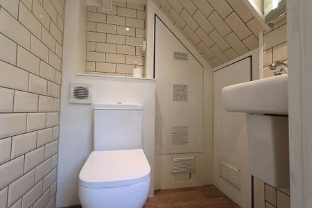 1 bedroom coach house to rent - Photo 5