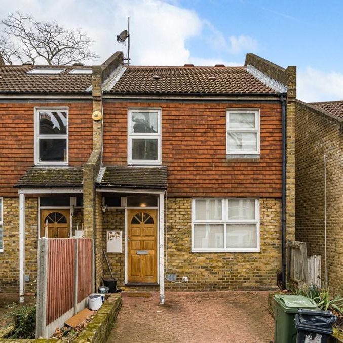 3 bedroom terraced house to rent - Photo 1