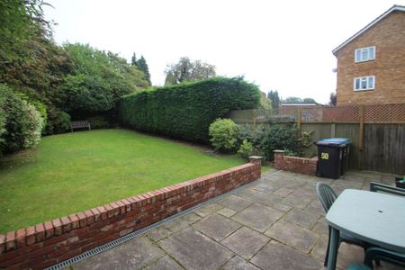 4 bedroom detached house to rent - Photo 3