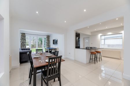 5 Bed Detached House, Fully Furnished In North Leeds, LS17 - Photo 2