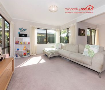 3 Bedroom in the heart of Ellerslie - Photo 3