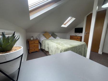 10 bedroom house share to rent - Photo 5