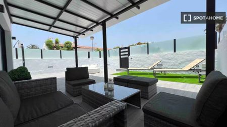 2 room luxury Flat for rent in San Bartolomé de Tirajana, Canary Islands - Photo 2