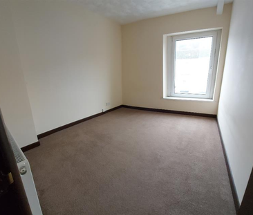 Neath Road, Plasmarl, SWANSEA - Photo 4