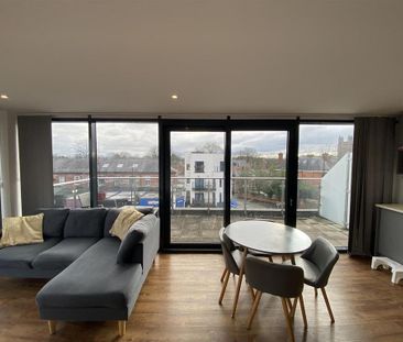 2 bedroom penthouse to rent - Photo 4