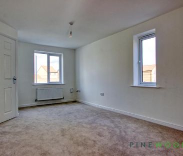 3 bedroom semi-detached house to rent - Photo 5